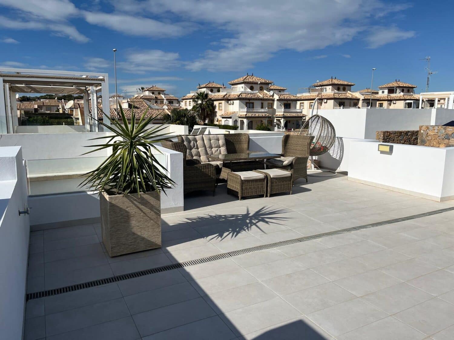 3 bedroom Villa for sale in Cabo Roig with pool - € 360,000 (Ref: 9722452)