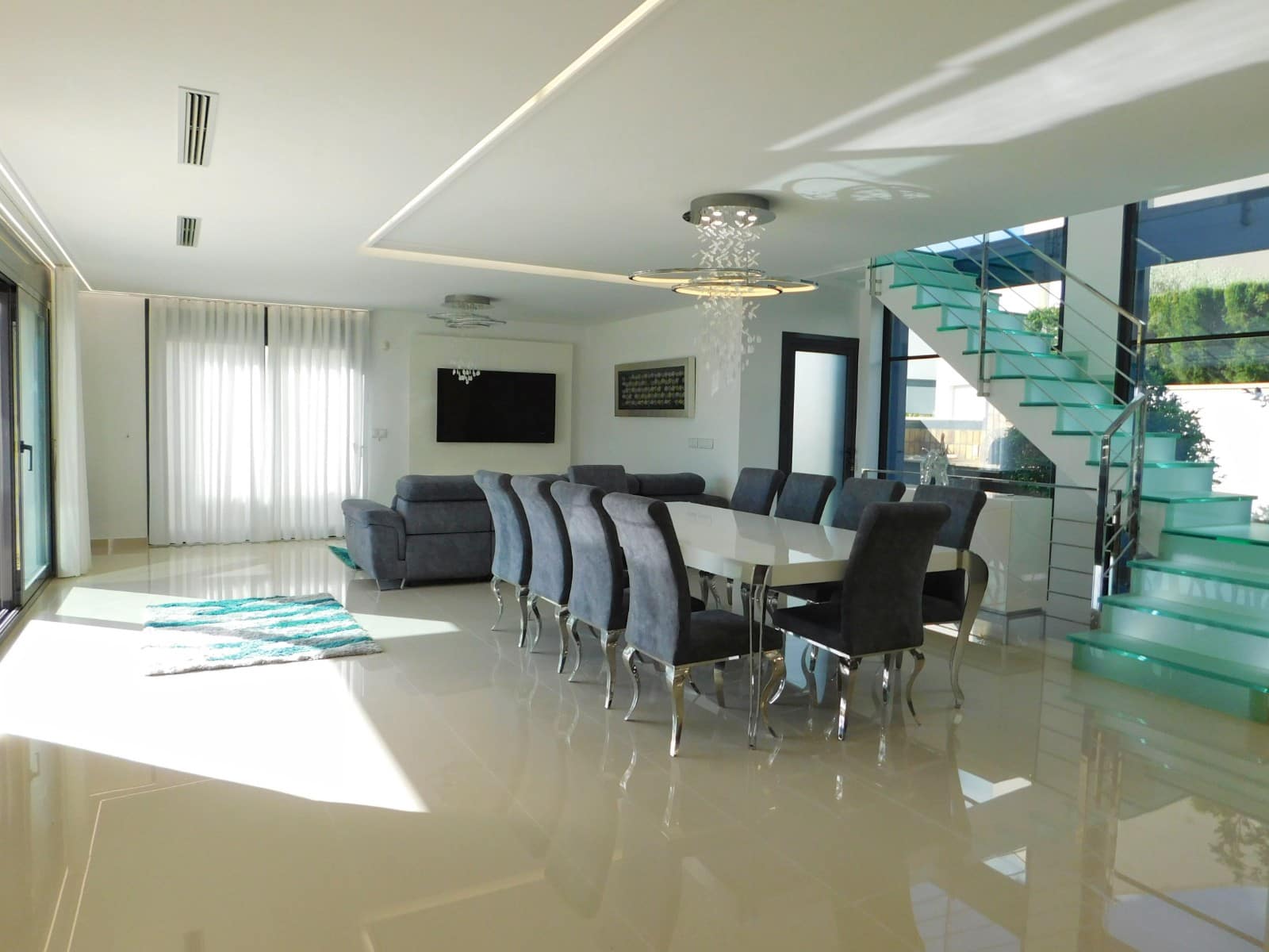 5 soveværelse Villa til salg i San Miguel de Salinas med swimmingpool - € 849.000 (Ref: 9722461)