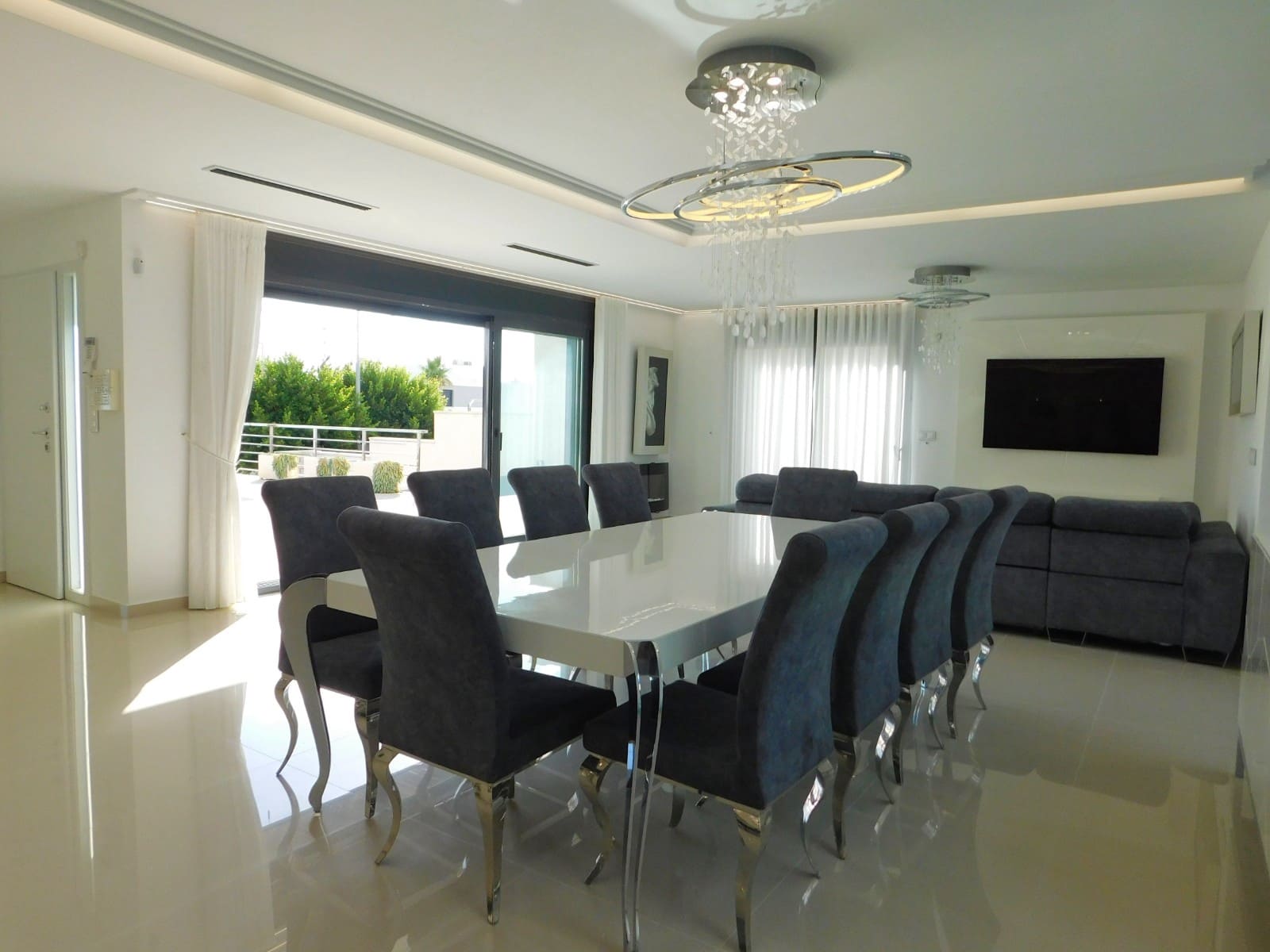 5 soveværelse Villa til salg i San Miguel de Salinas med swimmingpool - € 849.000 (Ref: 9722461)