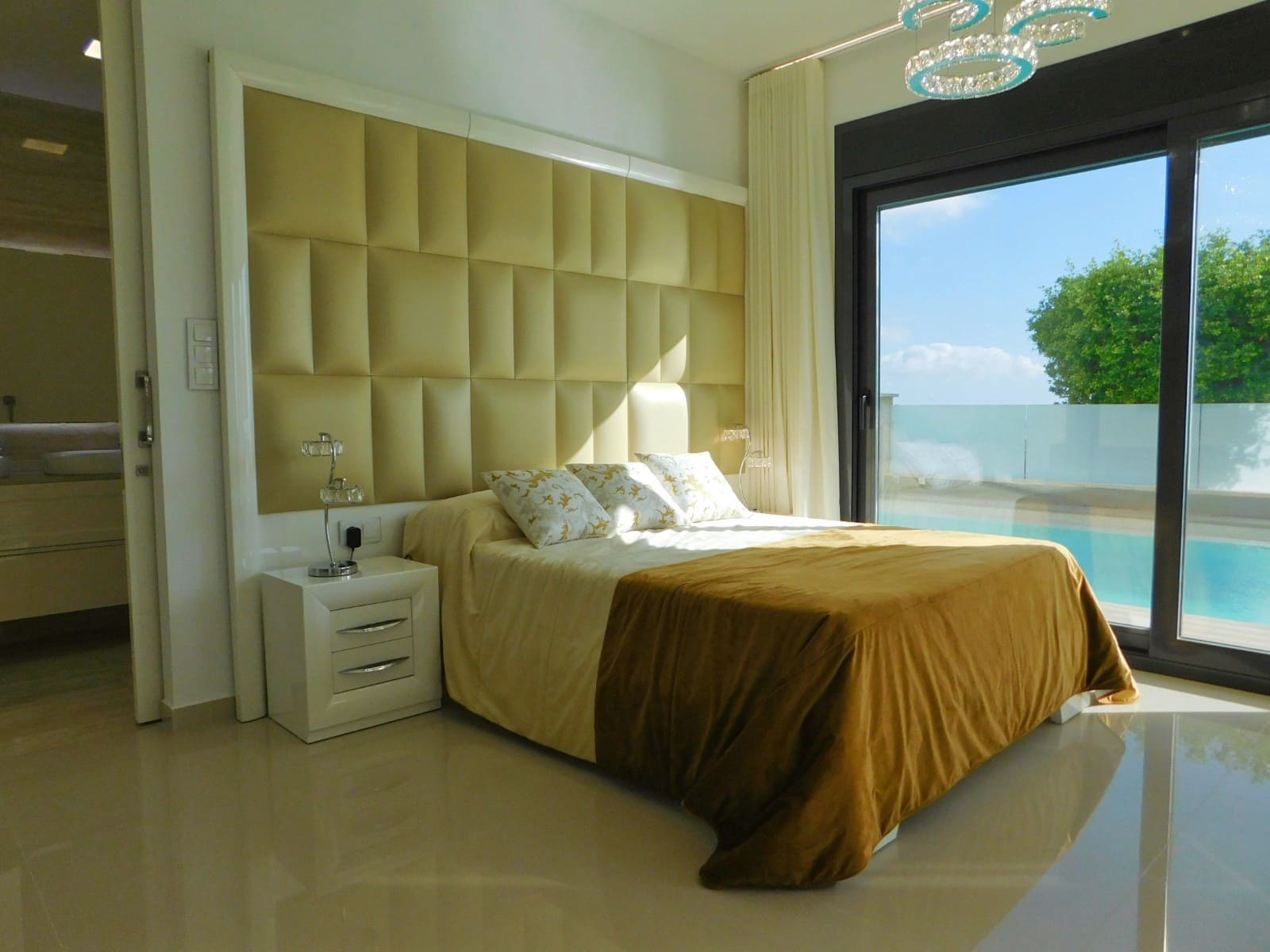 5 soveværelse Villa til salg i San Miguel de Salinas med swimmingpool - € 849.000 (Ref: 9722461)