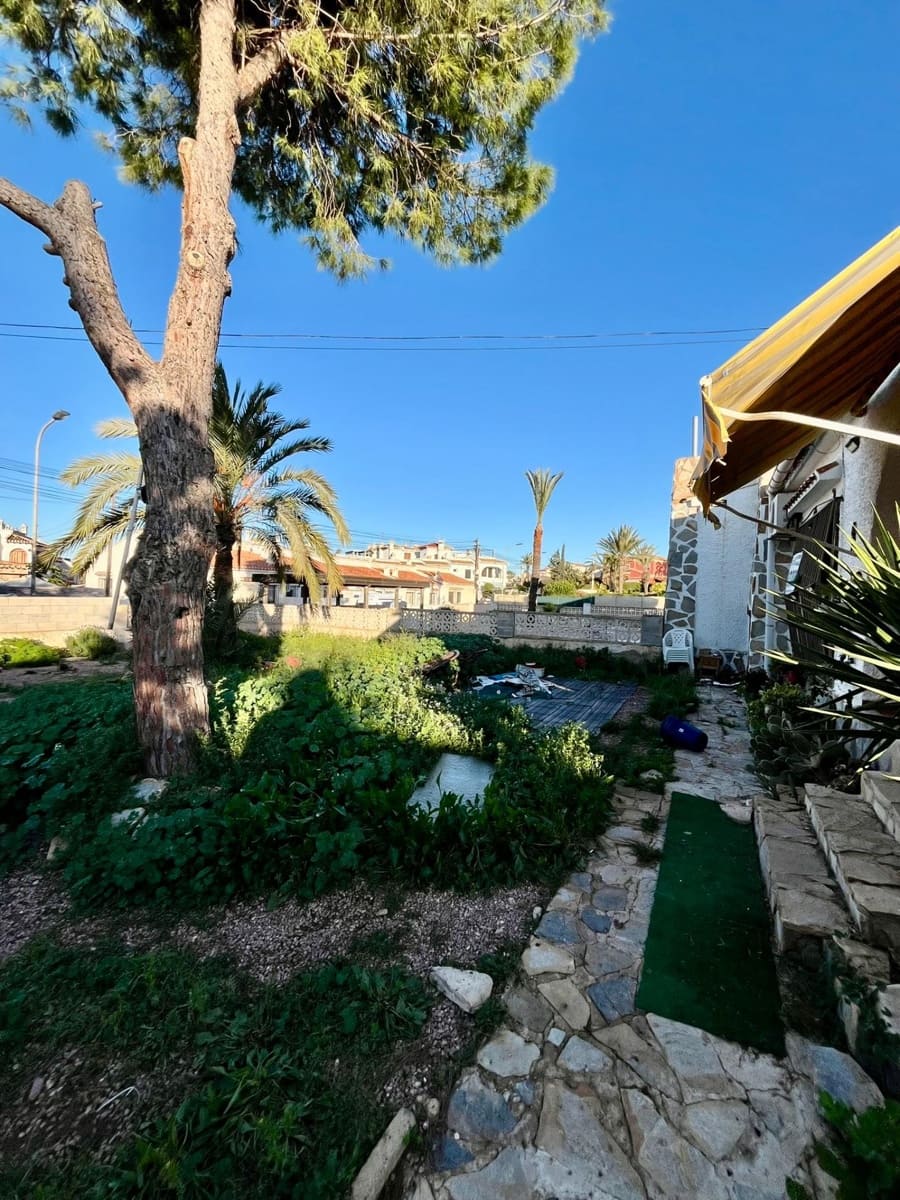 Chalet de 3 habitaciones en Torrevieja en venta - 299.000 € (Ref: 9722464)