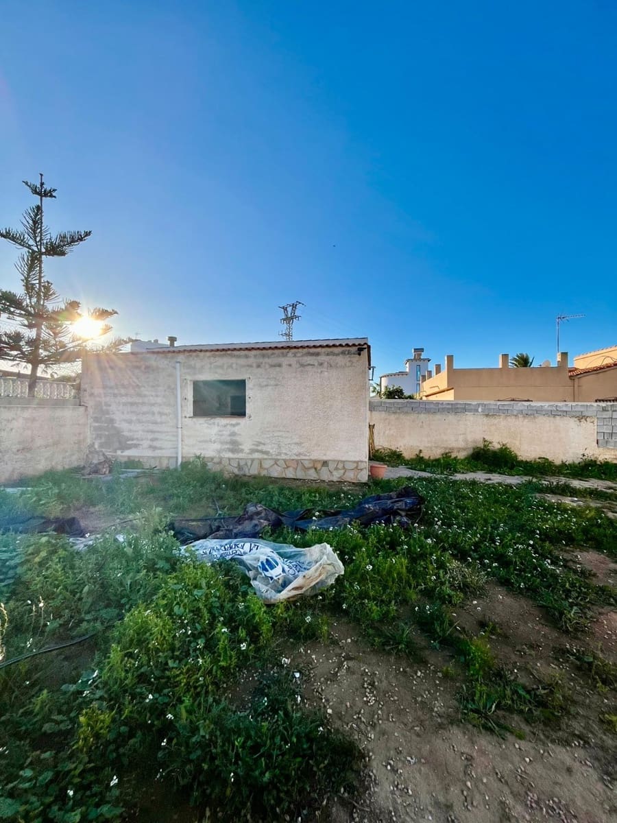 Chalet de 3 habitaciones en Torrevieja en venta - 299.000 € (Ref: 9722464)