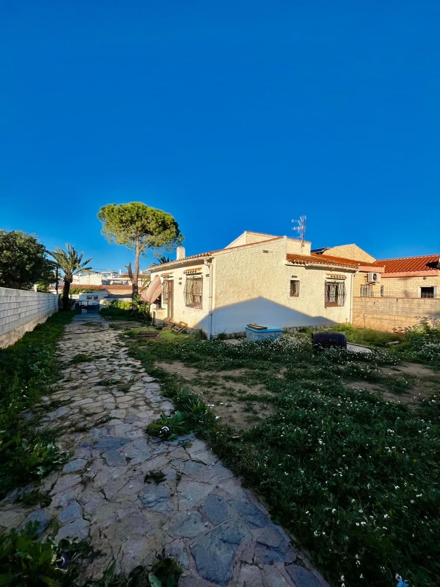 Chalet de 3 habitaciones en Torrevieja en venta - 299.000 € (Ref: 9722464)