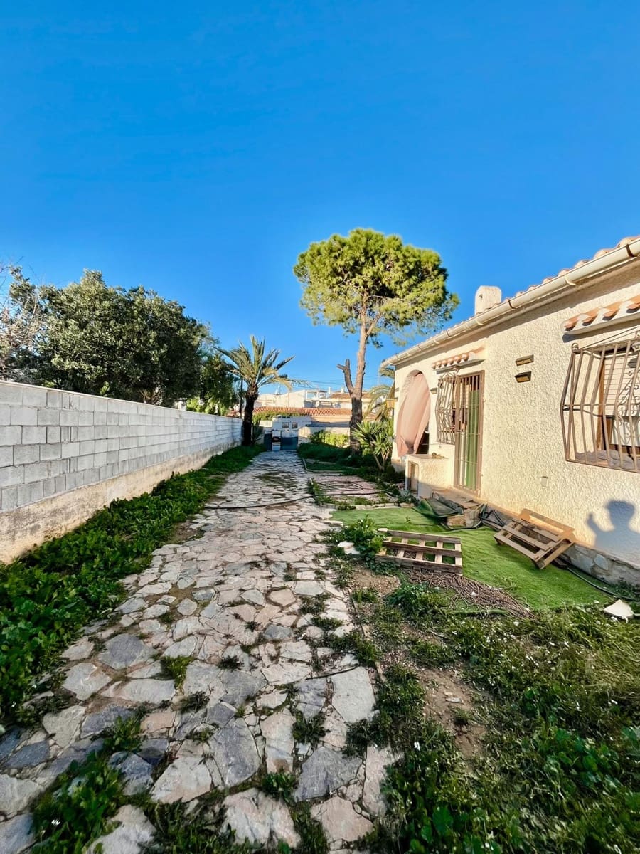 Chalet de 3 habitaciones en Torrevieja en venta - 299.000 € (Ref: 9722464)