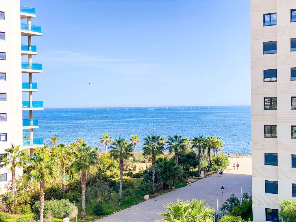 2 bedroom Apartment for sale in Punta Prima with pool garage - € 270,000 (Ref: 9722465)