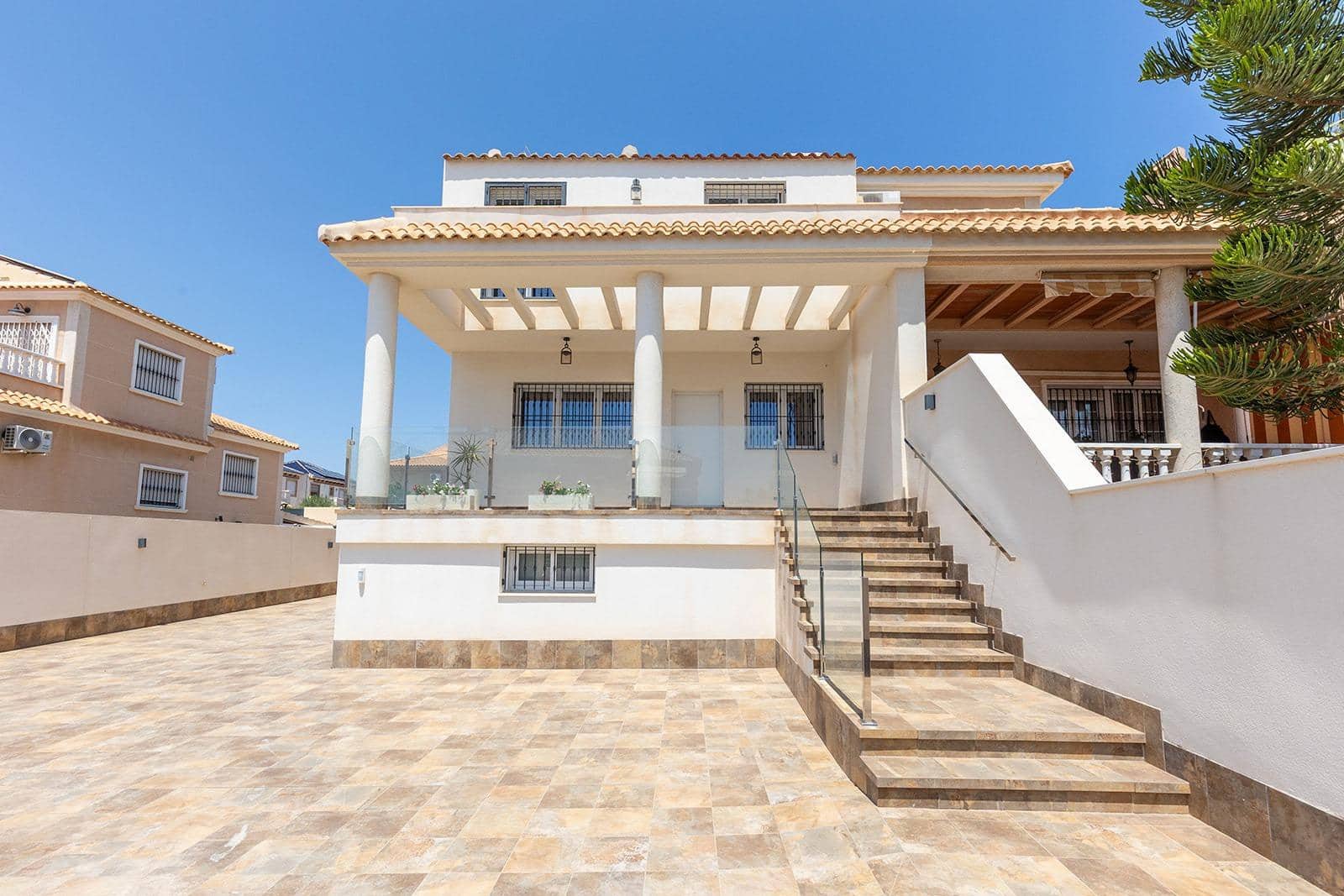 4 Zimmer Villa zu verkaufen in Torrevieja mit Pool Garage - 549.000 € (Ref: 9722479)