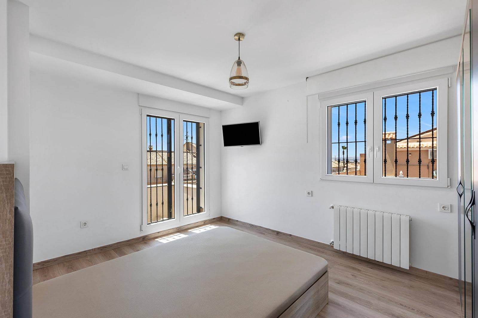 4 Zimmer Villa zu verkaufen in Torrevieja mit Pool Garage - 549.000 € (Ref: 9722479)