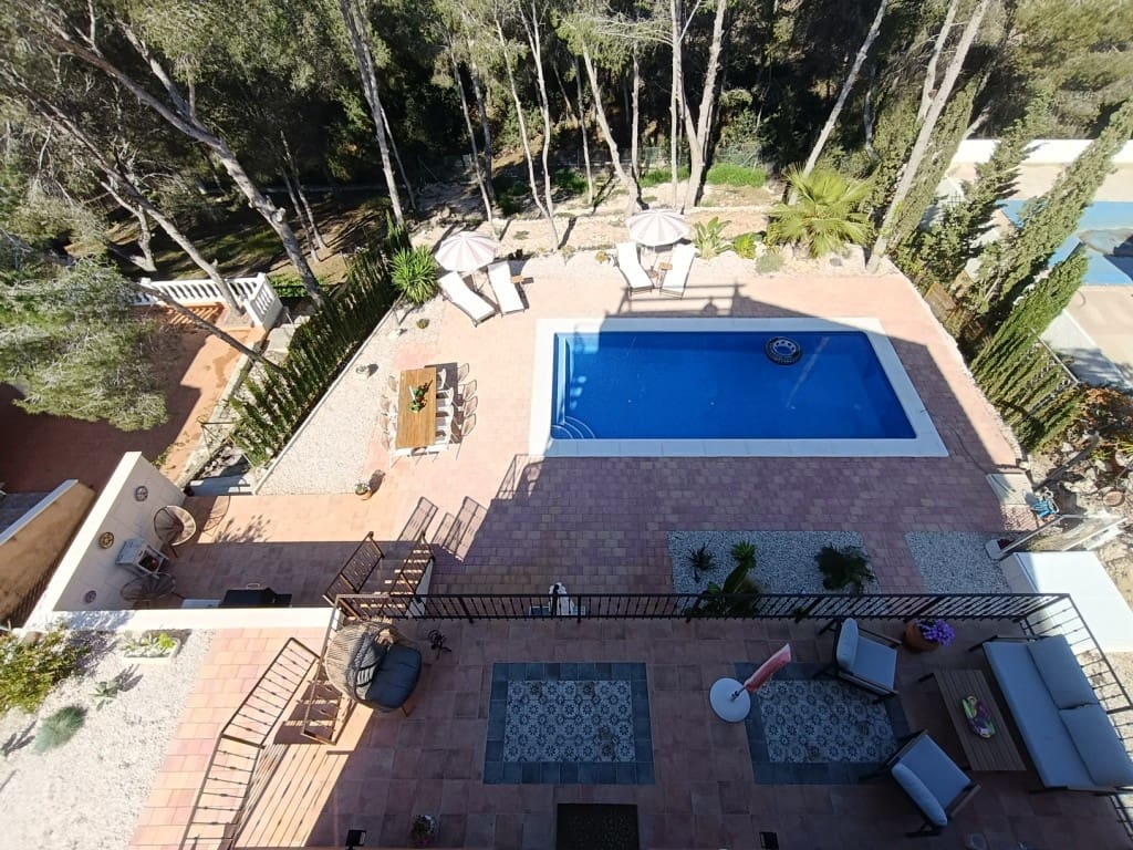 5 bedroom Villa for sale in Pinar de Campoverde with pool garage - € 785,000 (Ref: 9722489)