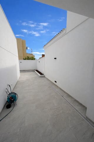 3 soverom Villa til salgs i Parque de las Naciones, Torrevieja med svømmebasseng garasje - € 499 000 (Ref: 9722492)
