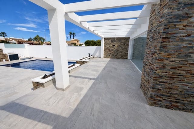 3 soverom Villa til salgs i Parque de las Naciones, Torrevieja med svømmebasseng garasje - € 499 000 (Ref: 9722492)