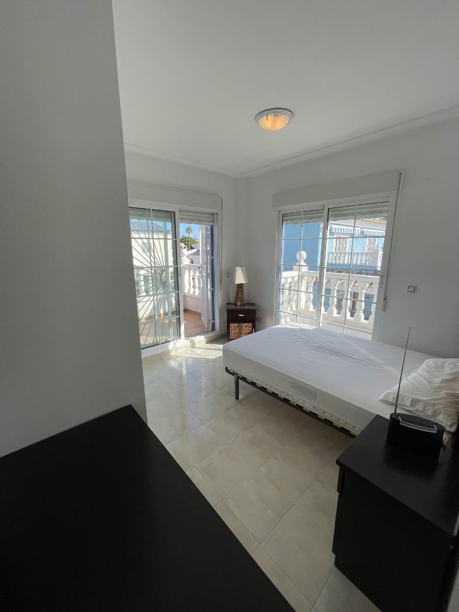 4 chambre Villa/Maison à vendre à Ciudad Quesada avec piscine garage - 449 000 € (Ref: 9722497)