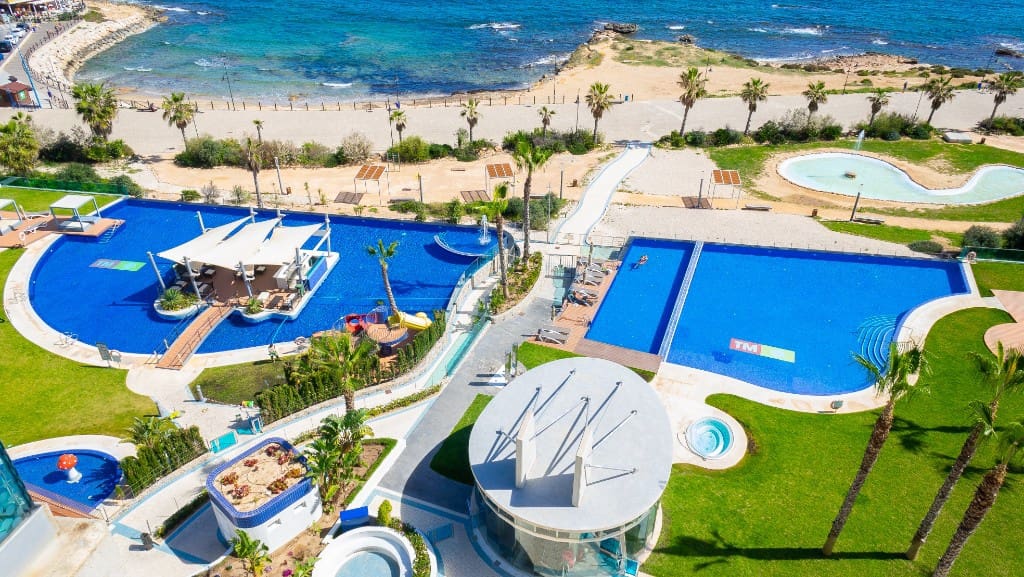 2 bedroom Apartment for sale in Punta Prima with pool garage - € 385,000 (Ref: 9722510)