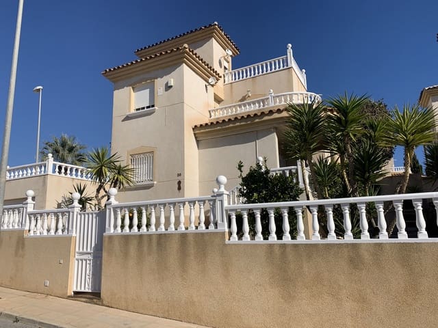 Chalet de 3 habitaciones en Villamartin, Orihuela en venta con piscina garaje - 299.950 € (Ref: 9722516)