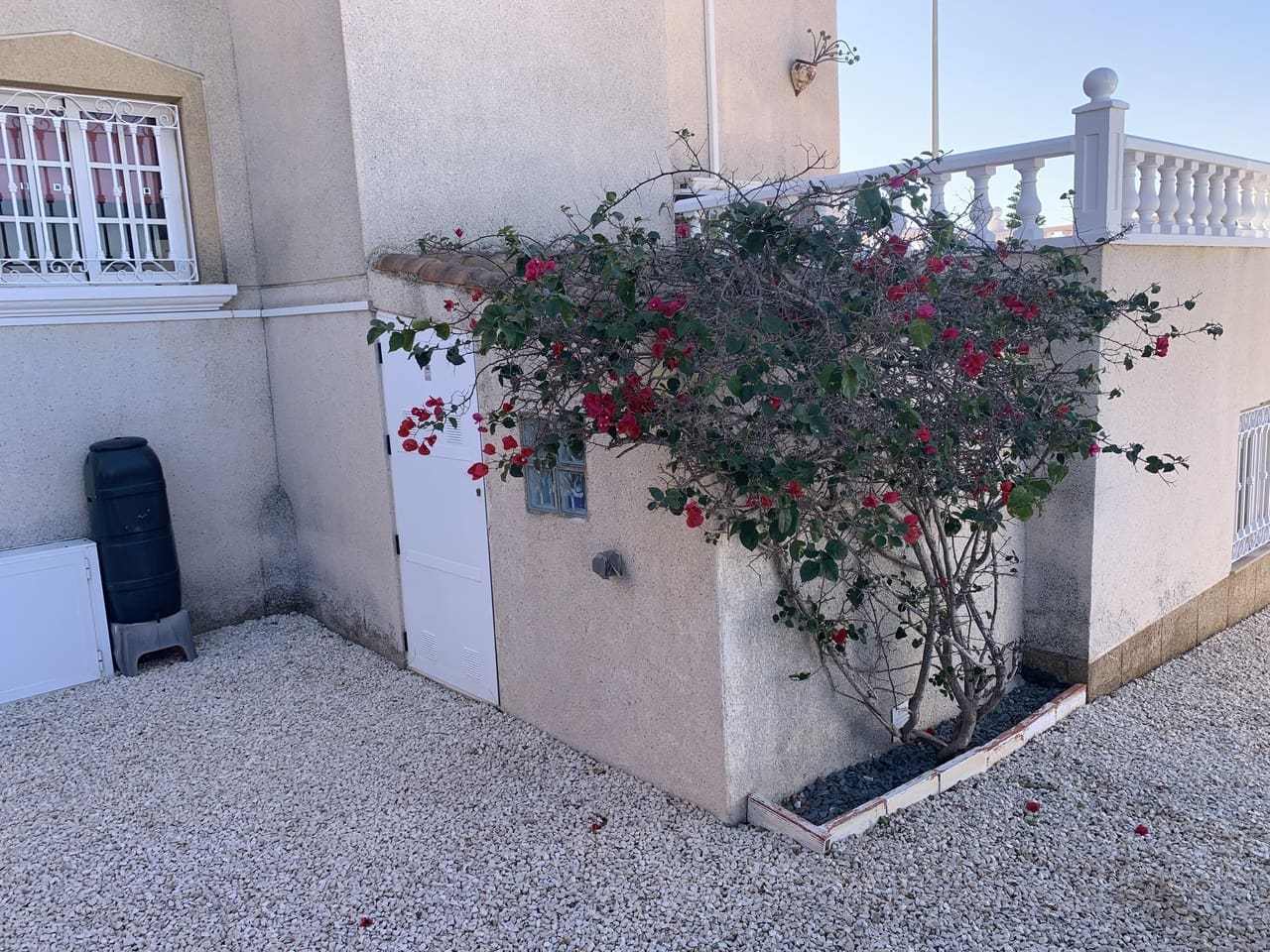 Chalet de 3 habitaciones en Villamartin en venta con piscina garaje - 299.950 € (Ref: 9722516)