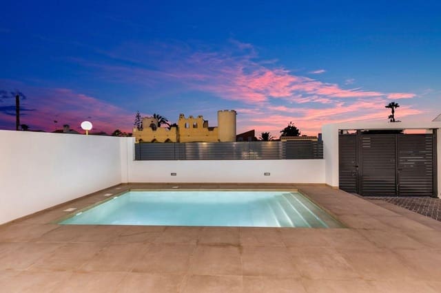 3 bedroom Villa for sale in Torrevieja with garage - € 700,000 (Ref: 9722517)