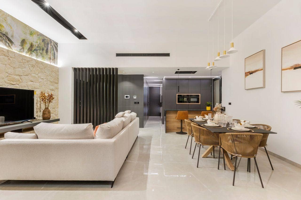 3 bedroom Villa for sale in Torrevieja with garage - € 700,000 (Ref: 9722517)