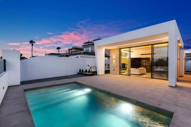 3 bedroom Villa for sale in Torrevieja with garage - € 700,000 (Ref: 9722517)