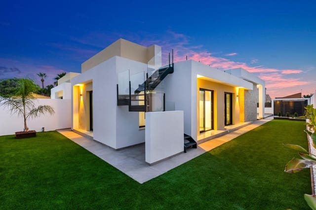 3 bedroom Villa for sale in Torrevieja with garage - € 700,000 (Ref: 9722517)