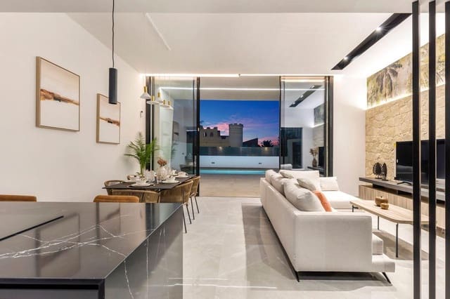 3 bedroom Villa for sale in Torrevieja with garage - € 700,000 (Ref: 9722517)