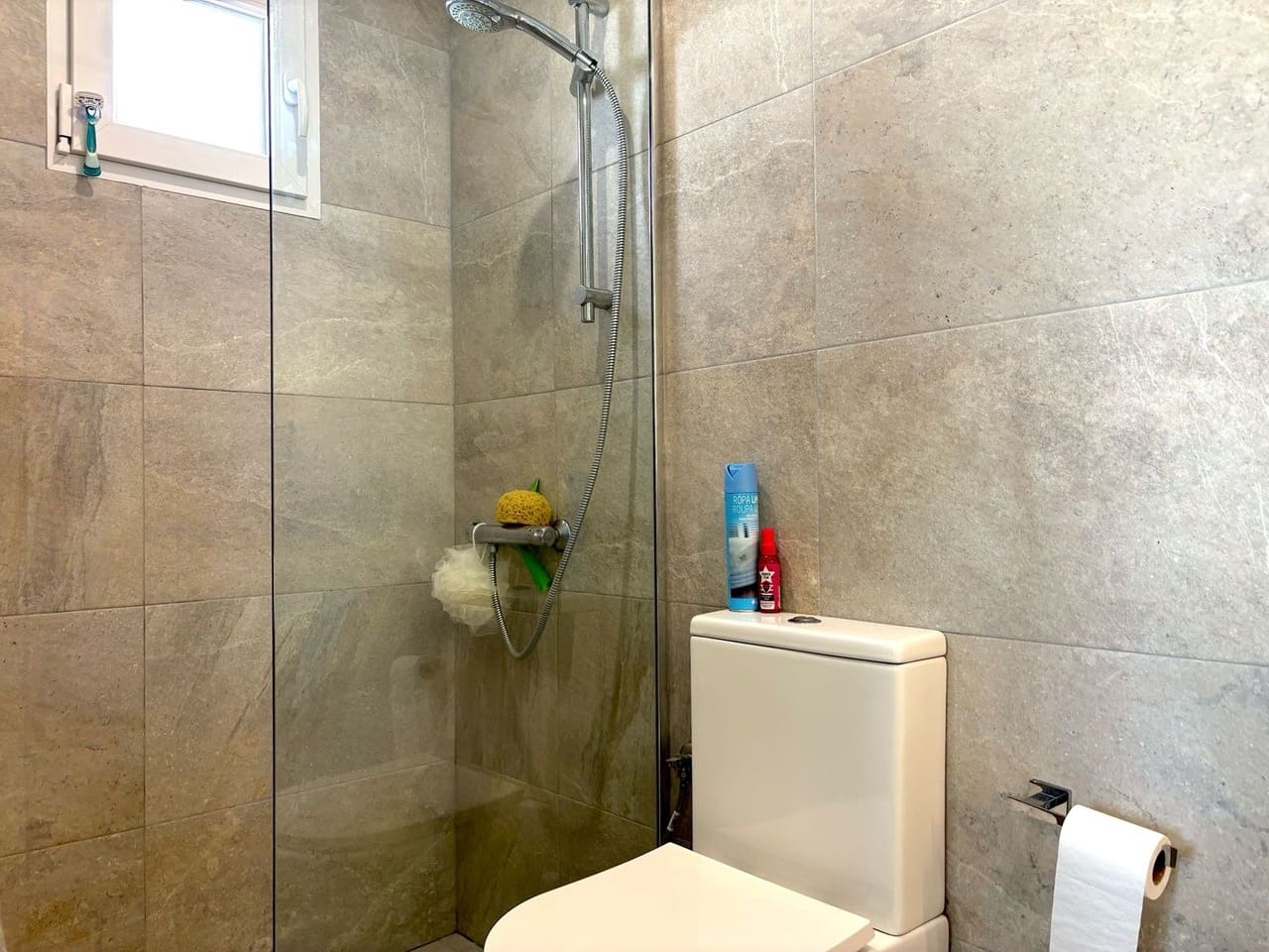 Chalet de 3 habitaciones en Villamartin en venta con piscina - 424.995 € (Ref: 9722524)