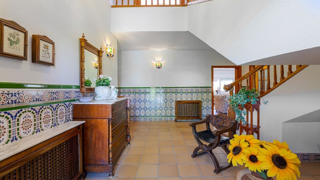 7 bedroom Villa for sale in Campoamor with pool garage - € 1,800,000 (Ref: 9722525)