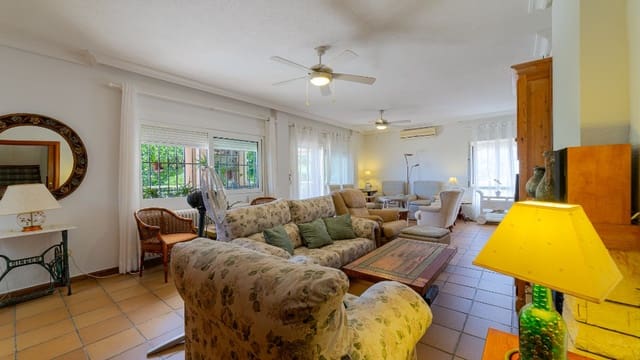 Chalet de 7 habitaciones en Campoamor, Orihuela en venta con piscina garaje - 1.800.000 € (Ref: 9722525)