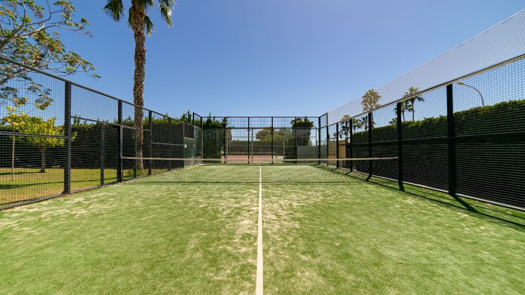 7 bedroom Villa for sale in Campoamor with pool garage - € 1,800,000 (Ref: 9722525)