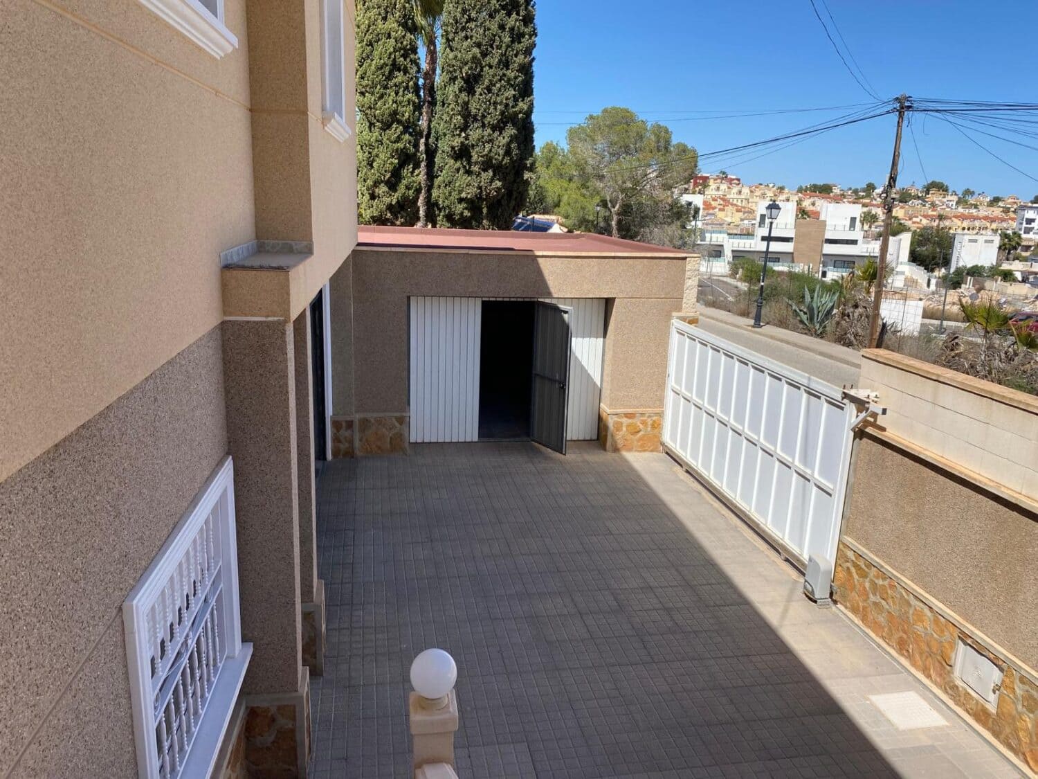 Chalet de 4 habitaciones en Villamartin en venta - 550.000 € (Ref: 9722535)