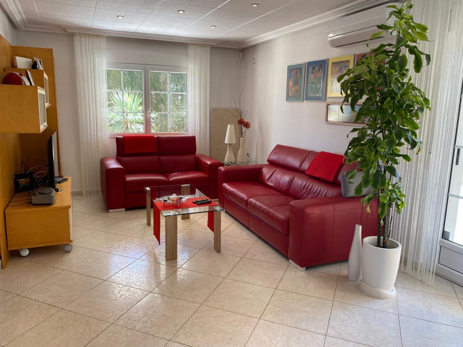 Chalet de 4 habitaciones en Villamartin en venta - 550.000 € (Ref: 9722535)