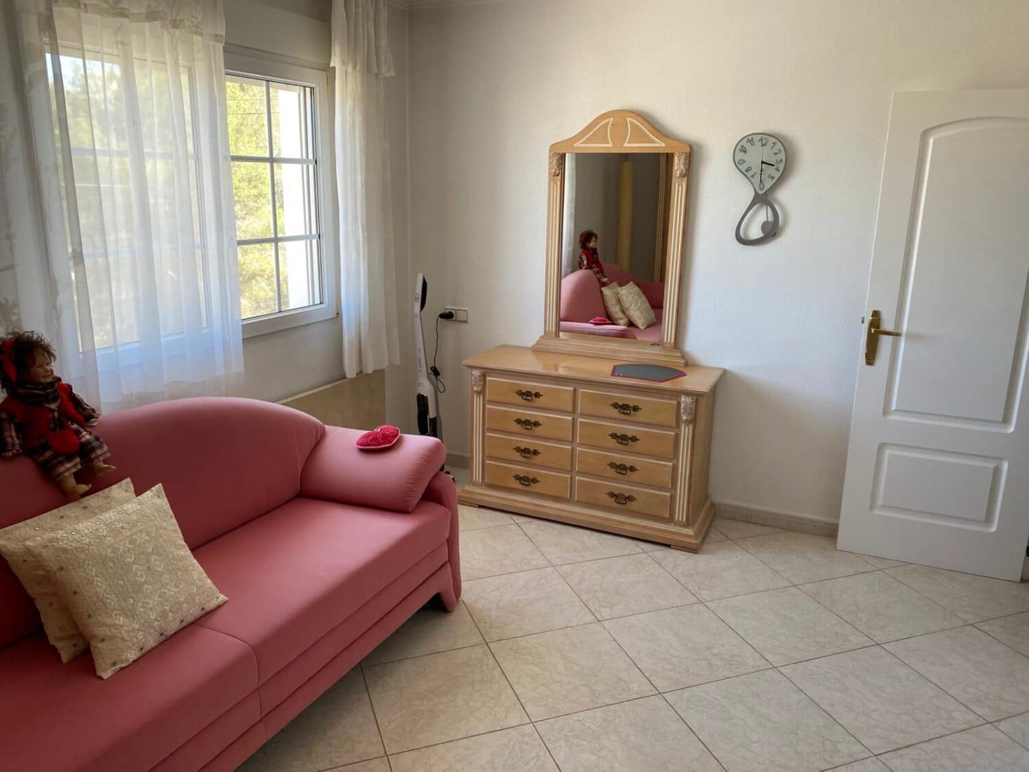 Chalet de 4 habitaciones en Villamartin en venta - 550.000 € (Ref: 9722535)