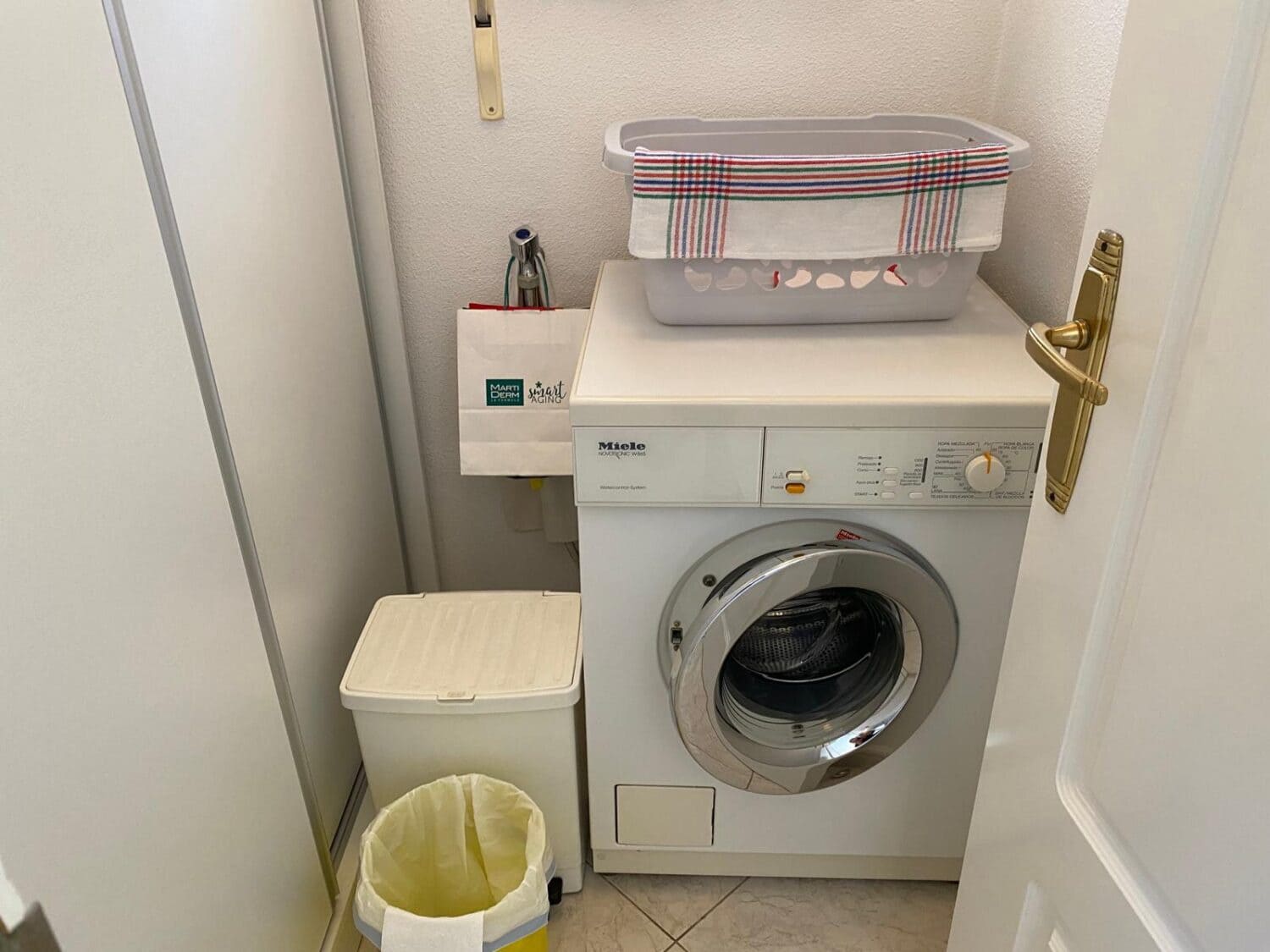 Chalet de 4 habitaciones en Villamartin en venta - 550.000 € (Ref: 9722535)