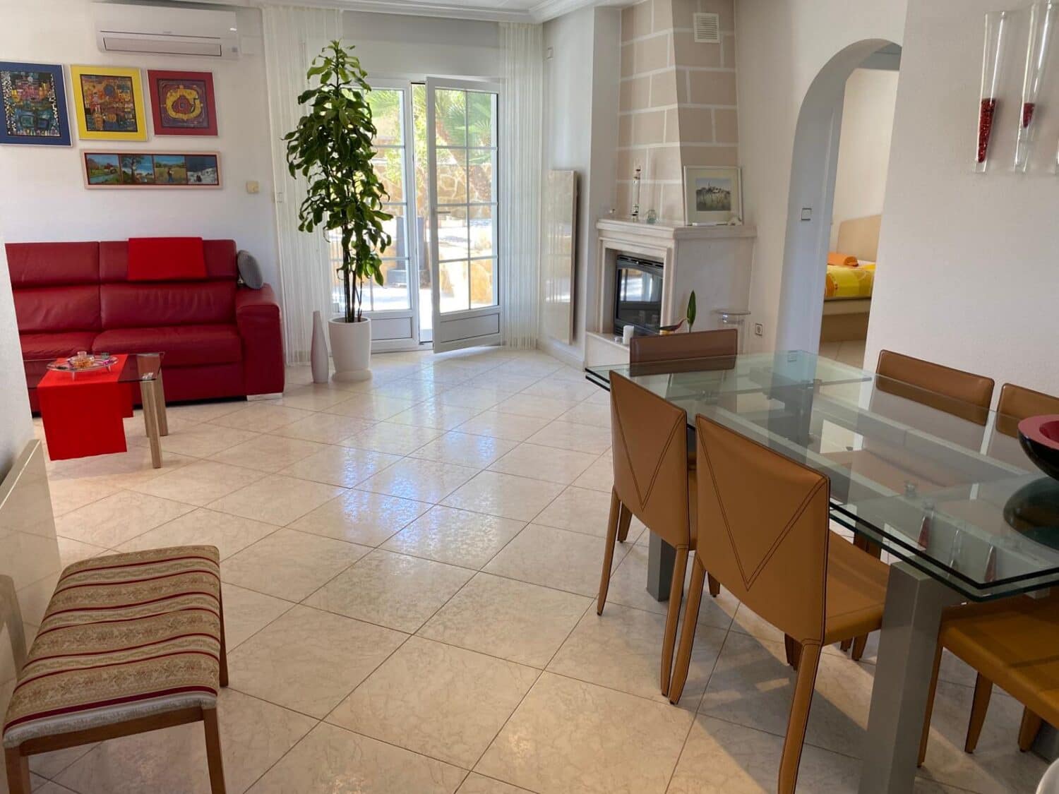 Chalet de 4 habitaciones en Villamartin en venta - 550.000 € (Ref: 9722535)