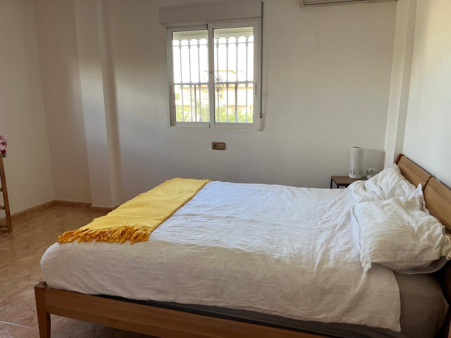 Chalet de 3 habitaciones en Playa Flamenca en venta con piscina - 370.000 € (Ref: 9722537)