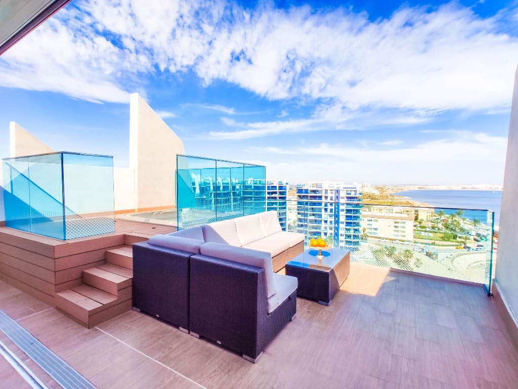 2 bedroom Apartment for sale in Punta Prima with pool garage - € 650,000 (Ref: 9722539)