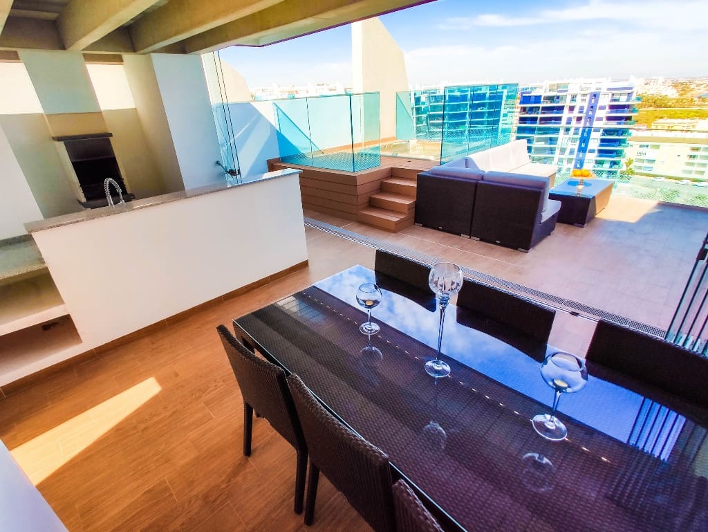 2 bedroom Apartment for sale in Punta Prima with pool garage - € 650,000 (Ref: 9722539)