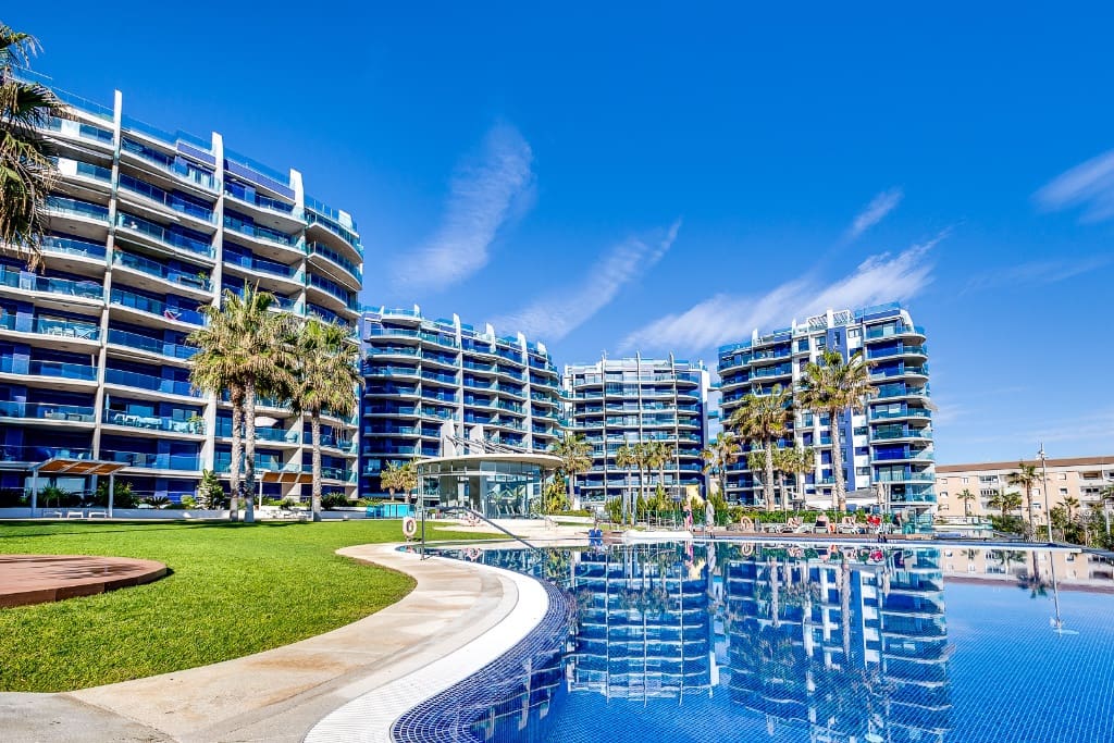 2 bedroom Apartment for sale in Punta Prima with pool garage - € 650,000 (Ref: 9722539)