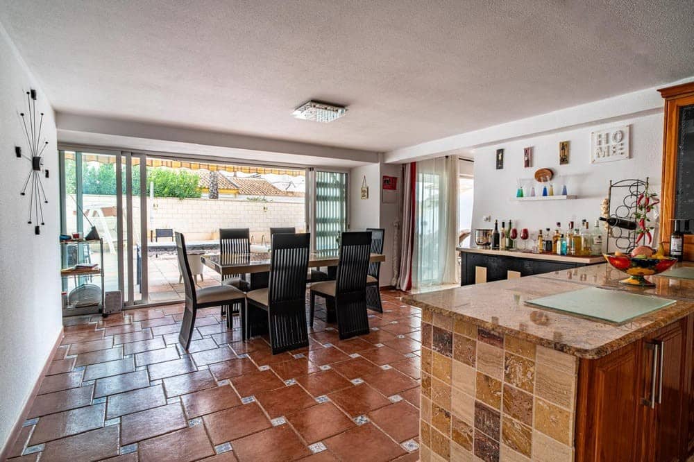 4 bedroom Villa for sale in Orihuela Costa with pool - € 650,000 (Ref: 9722558)