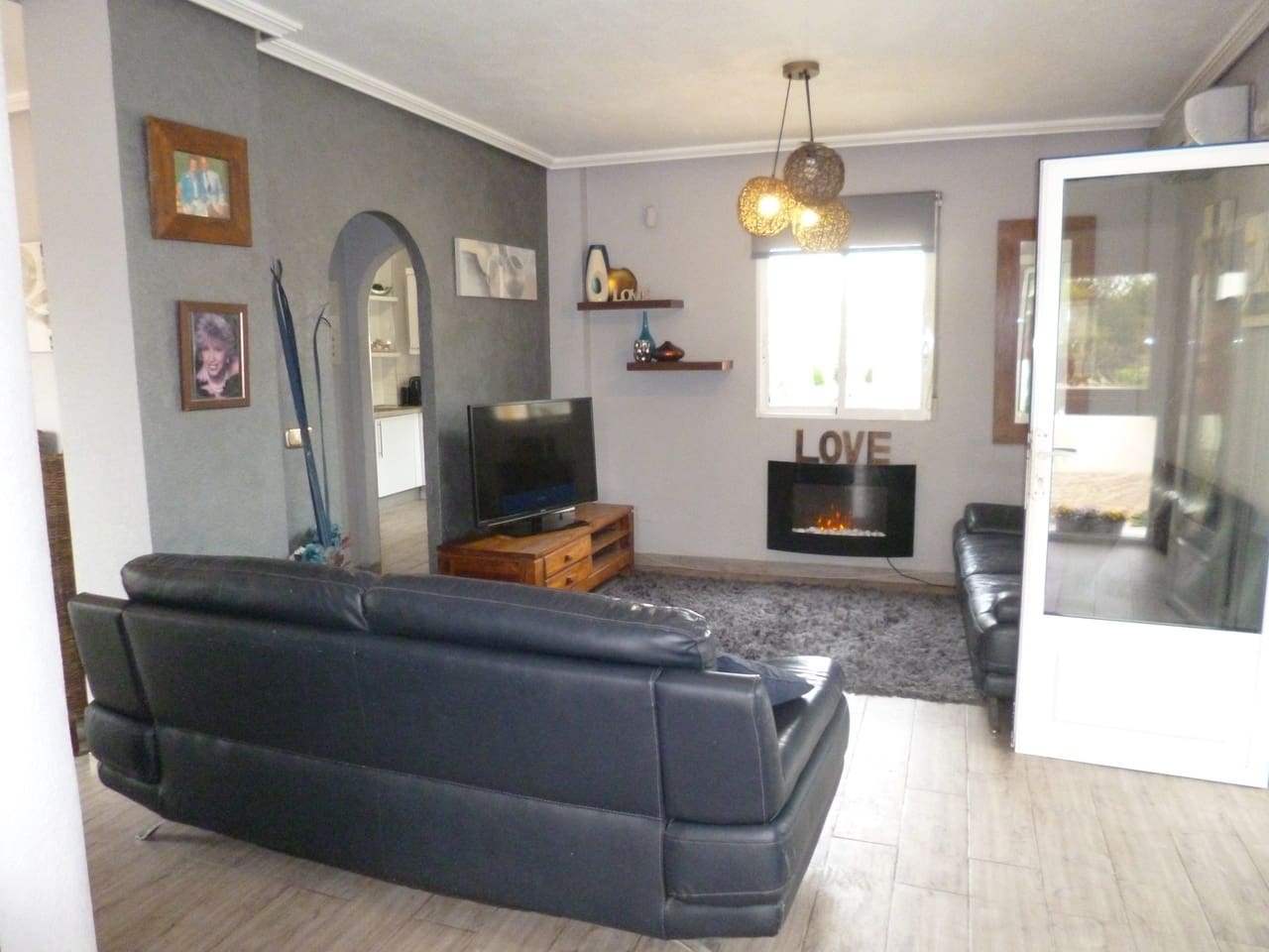 Chalet de 4 habitaciones en Playa Flamenca en venta - 399.995 € (Ref: 9722562)