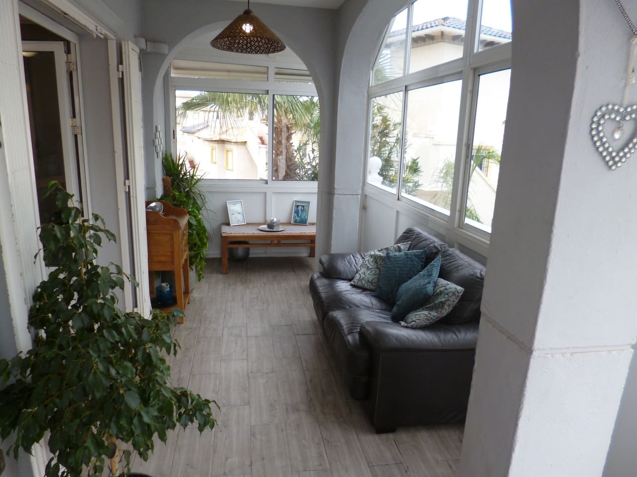Chalet de 4 habitaciones en Playa Flamenca en venta - 399.995 € (Ref: 9722562)
