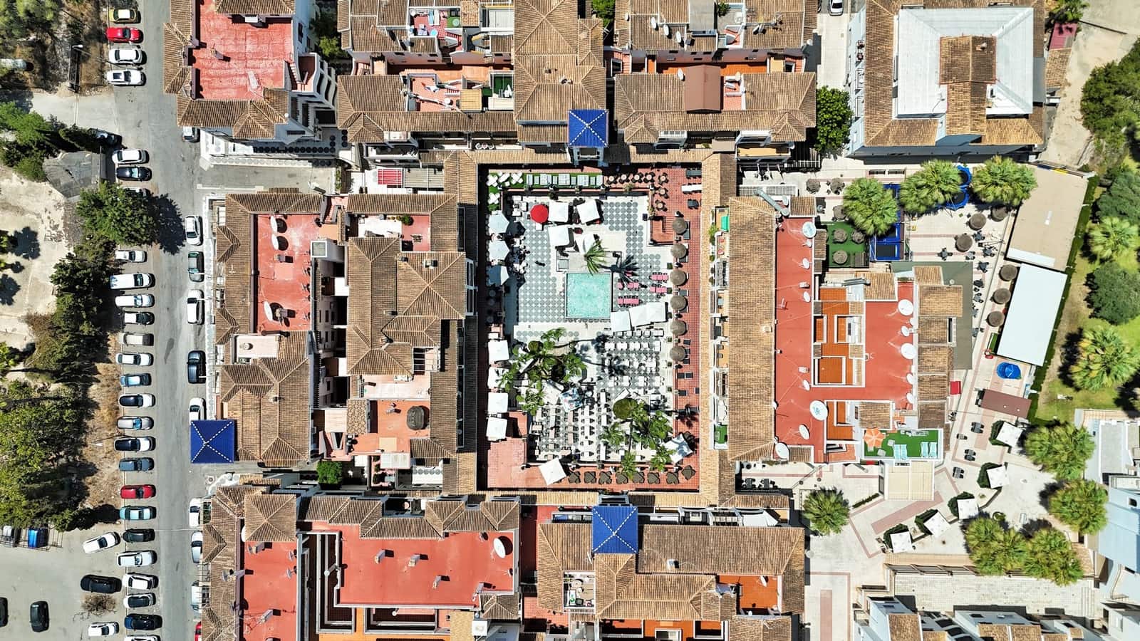 Local Comercial en Villamartin en venta con piscina - 299.000 € (Ref: 9726938)