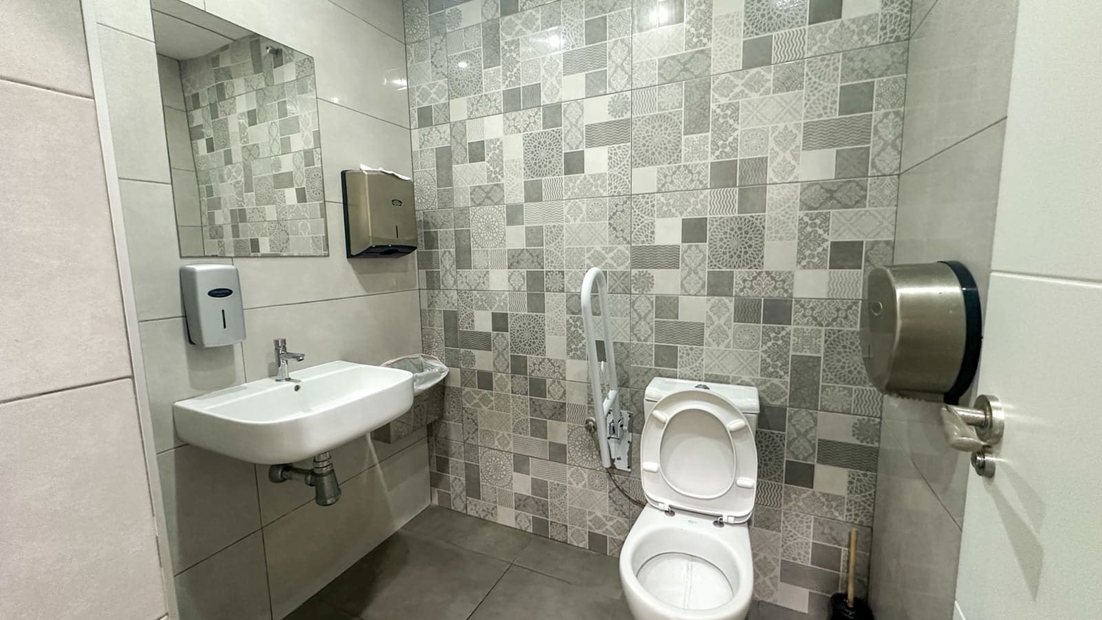 2 quarto Comercial para venda em Torrevieja - 560 000 € (Ref: 9726941)