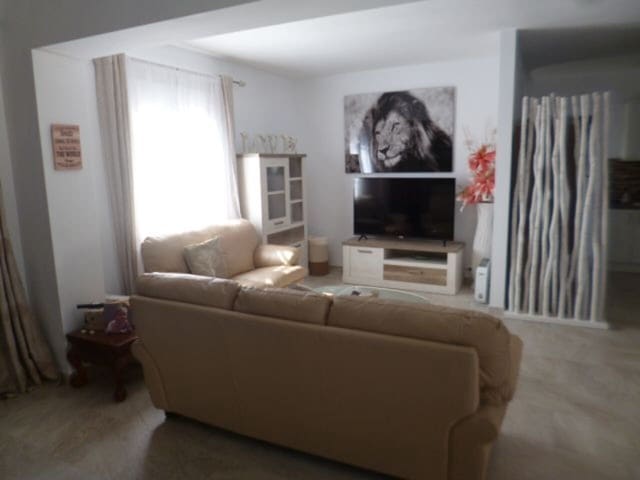 5 Zimmer Villa zu verkaufen in Villamartin, Orihuela mit Pool - 449.000 € (Ref: 9726944)