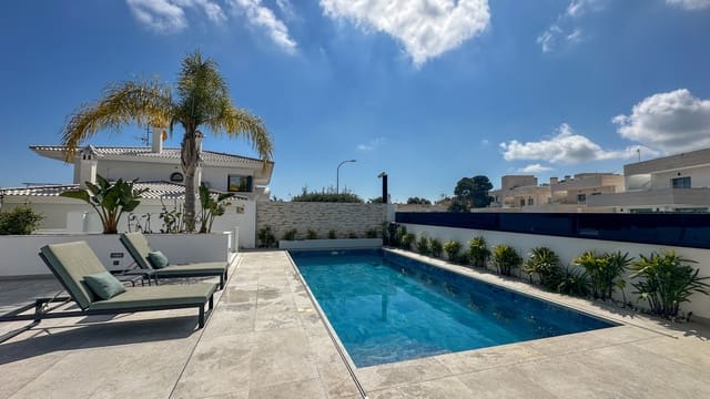 4 slaapkamer Villa te koop in Villamartin, Orihuela met zwembad garage - € 2.950.000 (Ref: 9726948)