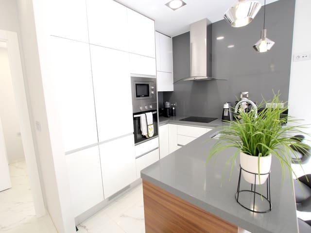 3 quarto Moradia para venda em Villamartin, Orihuela com piscina - 365 000 € (Ref: 9726951)