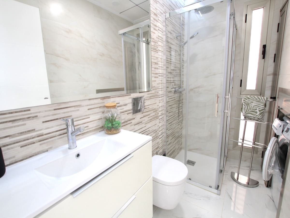 3 bedroom Villa for sale in Villamartin with pool - € 365,000 (Ref: 9726951)