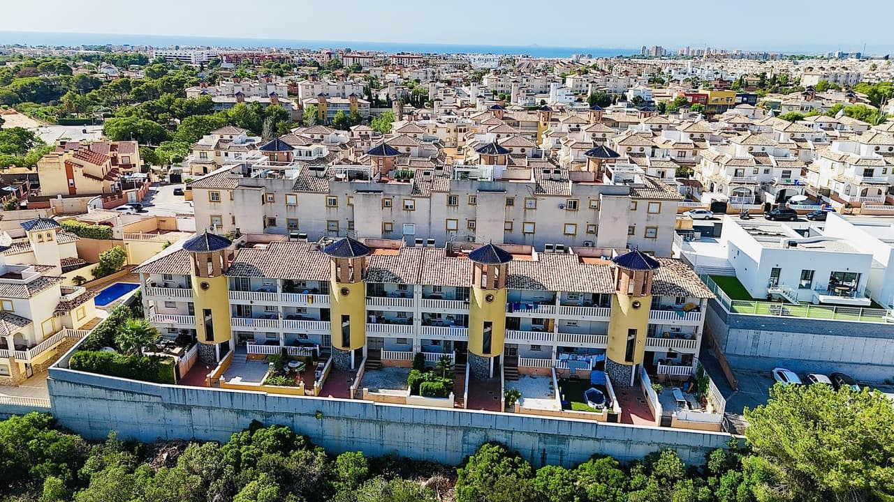2 bedroom Apartment for sale in Cabo Roig with pool garage - € 159,000 (Ref: 9726952)