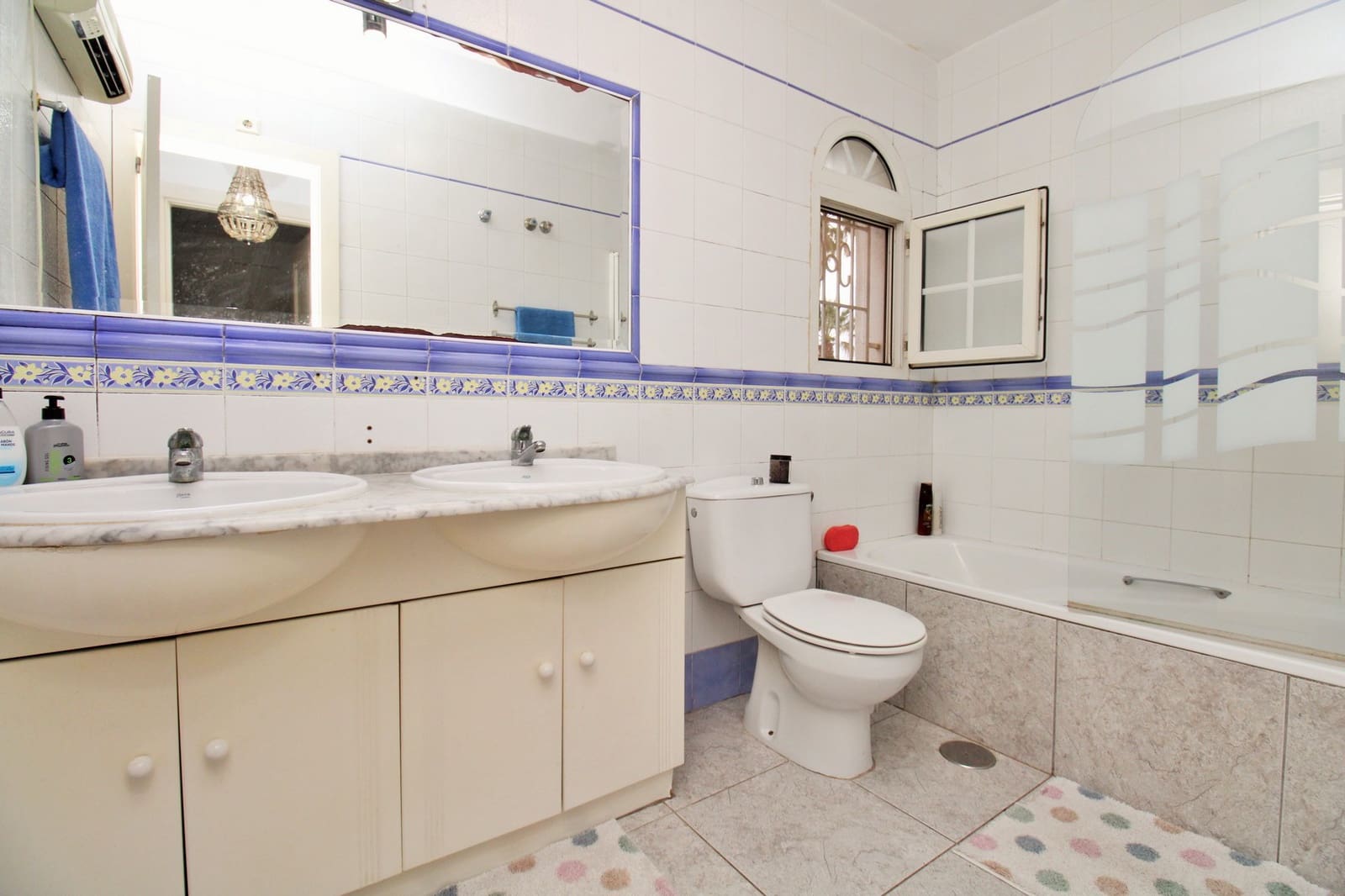 4 slaapkamer Huis te koop in Villamartin met zwembad - € 295.000 (Ref: 9726953)