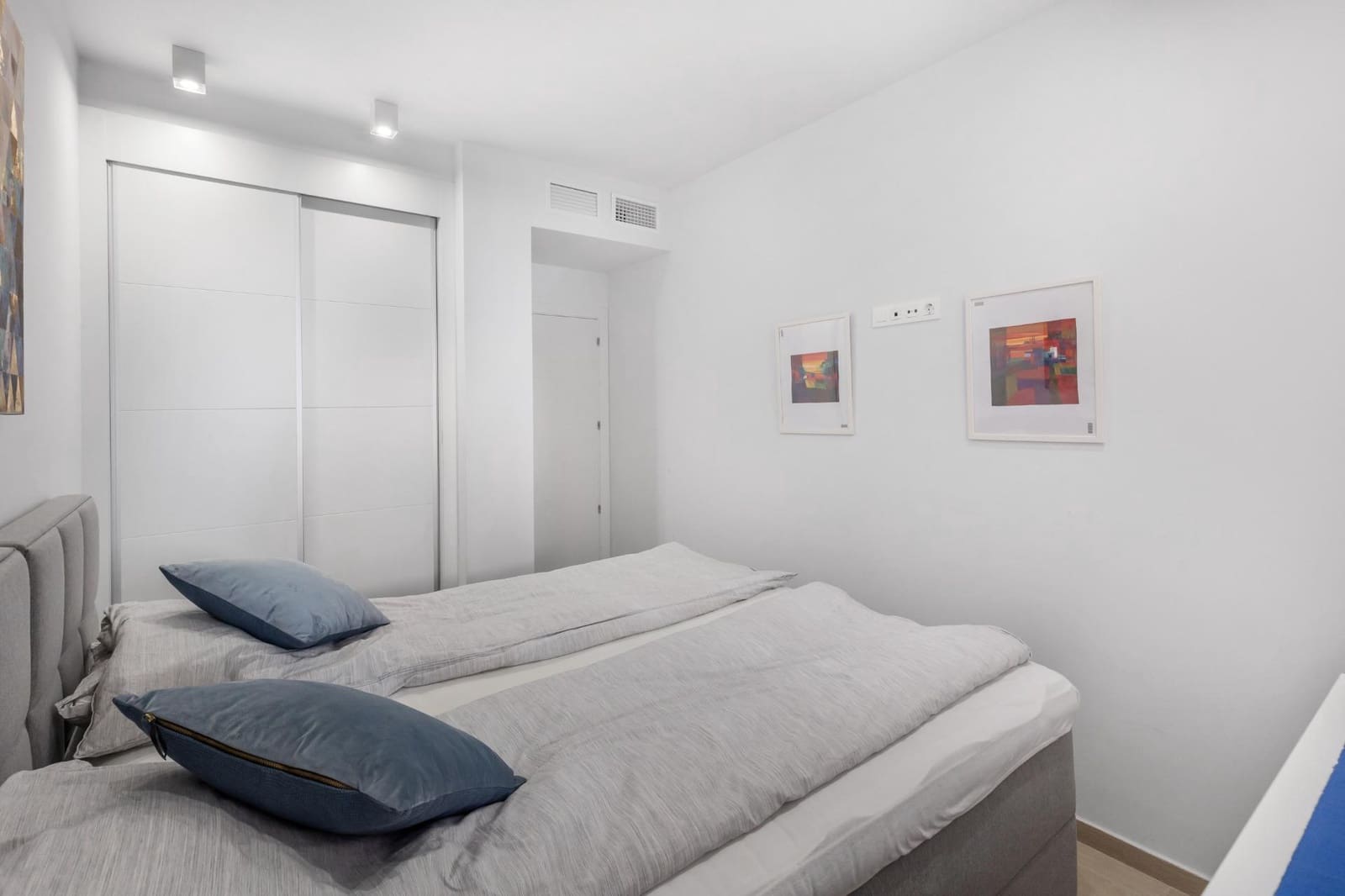 3 bedroom Apartment for sale in Torrevieja with pool garage - € 325,000 (Ref: 9726954)