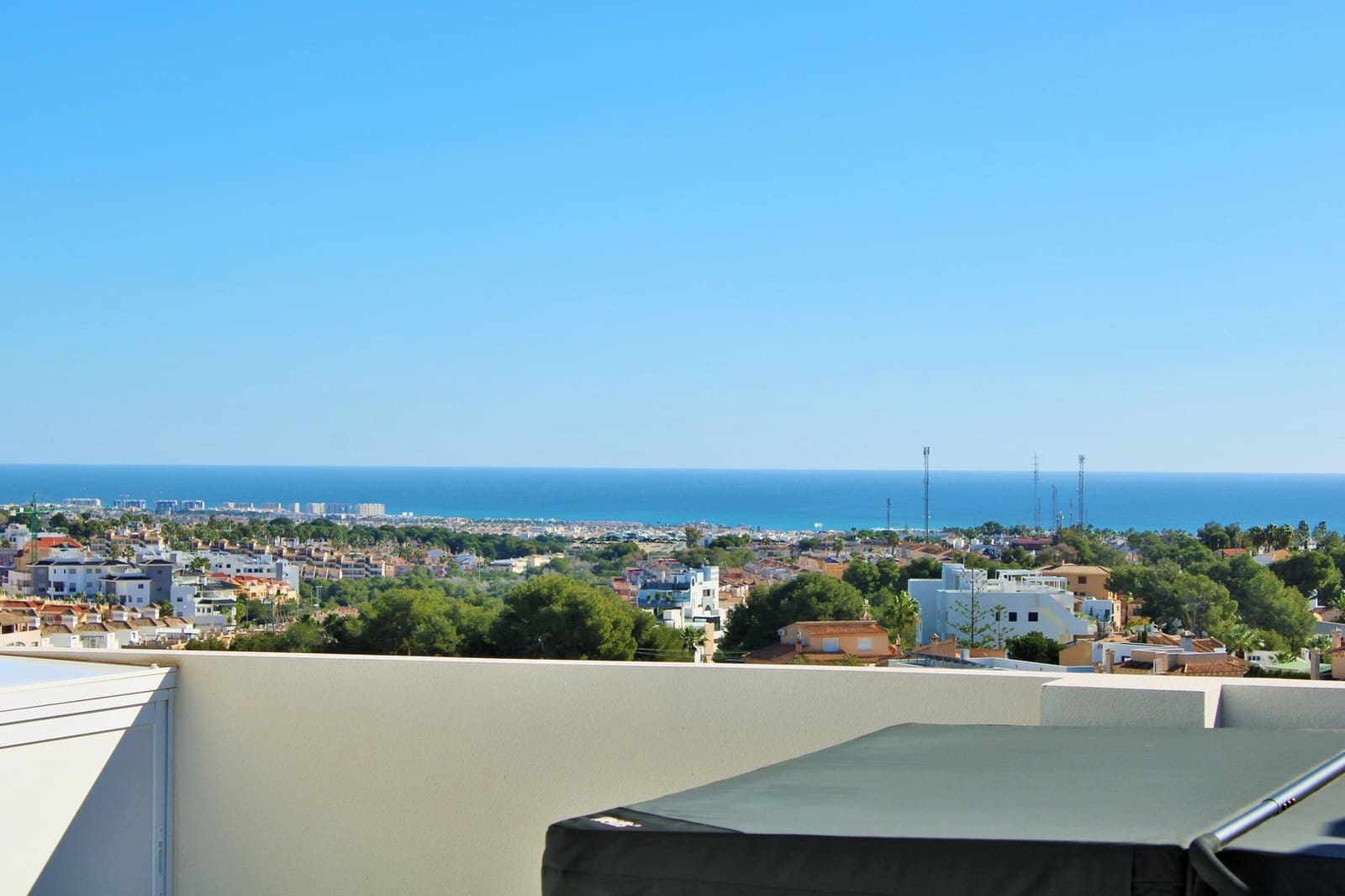2 bedroom Apartment for sale in Villamartin with pool - € 299,000 (Ref: 9726956)