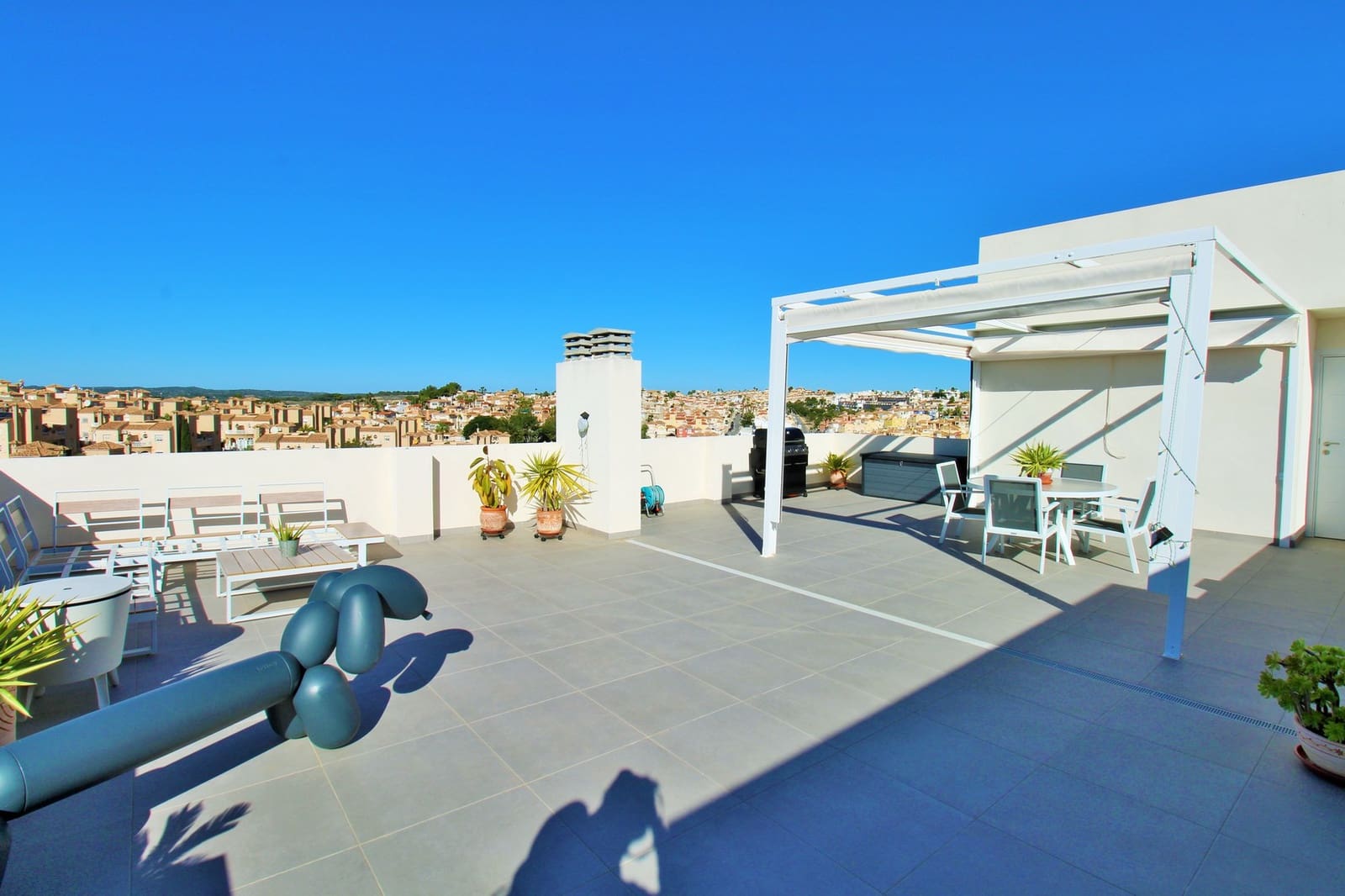 2 bedroom Apartment for sale in Villamartin with pool - € 299,000 (Ref: 9726956)